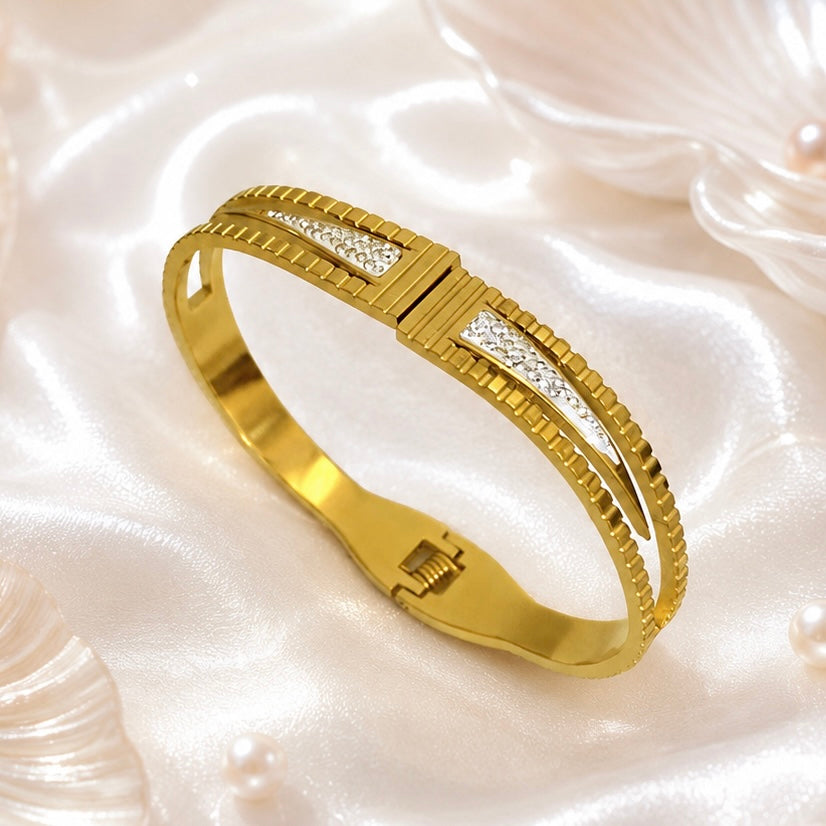 18K Gold Plated Anti Tarnish Bracelet for Women | Premium Crystal Bracelet