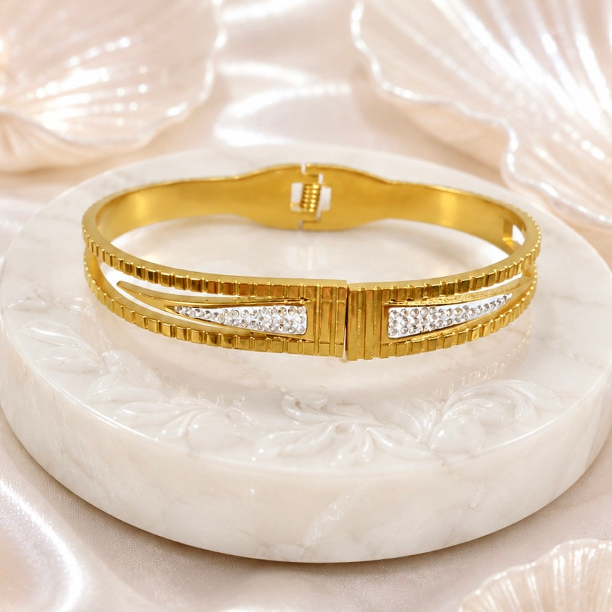 18K Gold Plated Anti Tarnish Bracelet for Women | Premium Crystal Bracelet