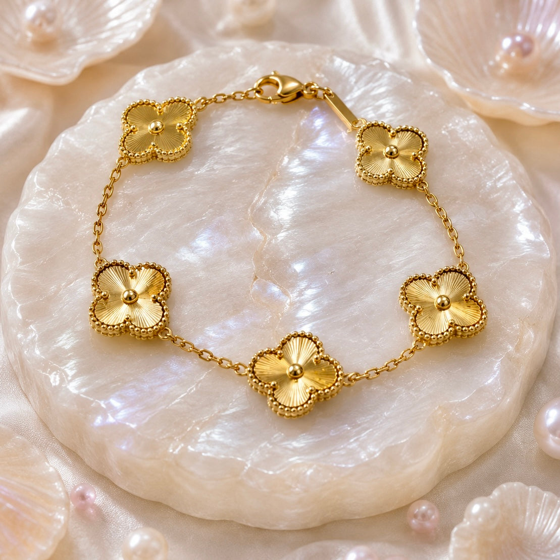 18K Gold Plated Clover Chain Bracelet | Anti Tarnish Floral Motif Bracelet
