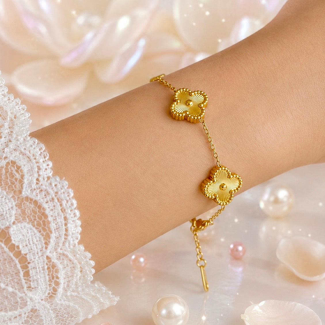 18K Gold Plated Clover Chain Bracelet | Anti Tarnish Floral Motif Bracelet
