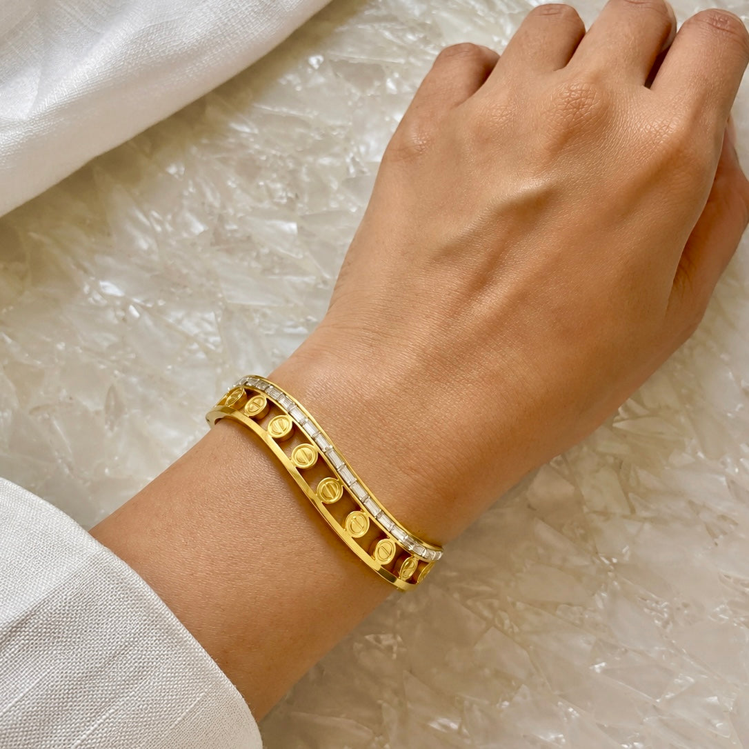 18K Gold Plated Geometric Crystal Anti Tarnish Bracelet | Premium Statement Bracelet