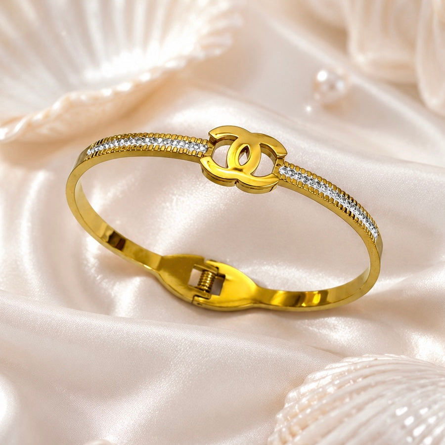 18K Gold Plated Interlocking Motif Anti Tarnish Bracelet | Crystal Detail Bracelet