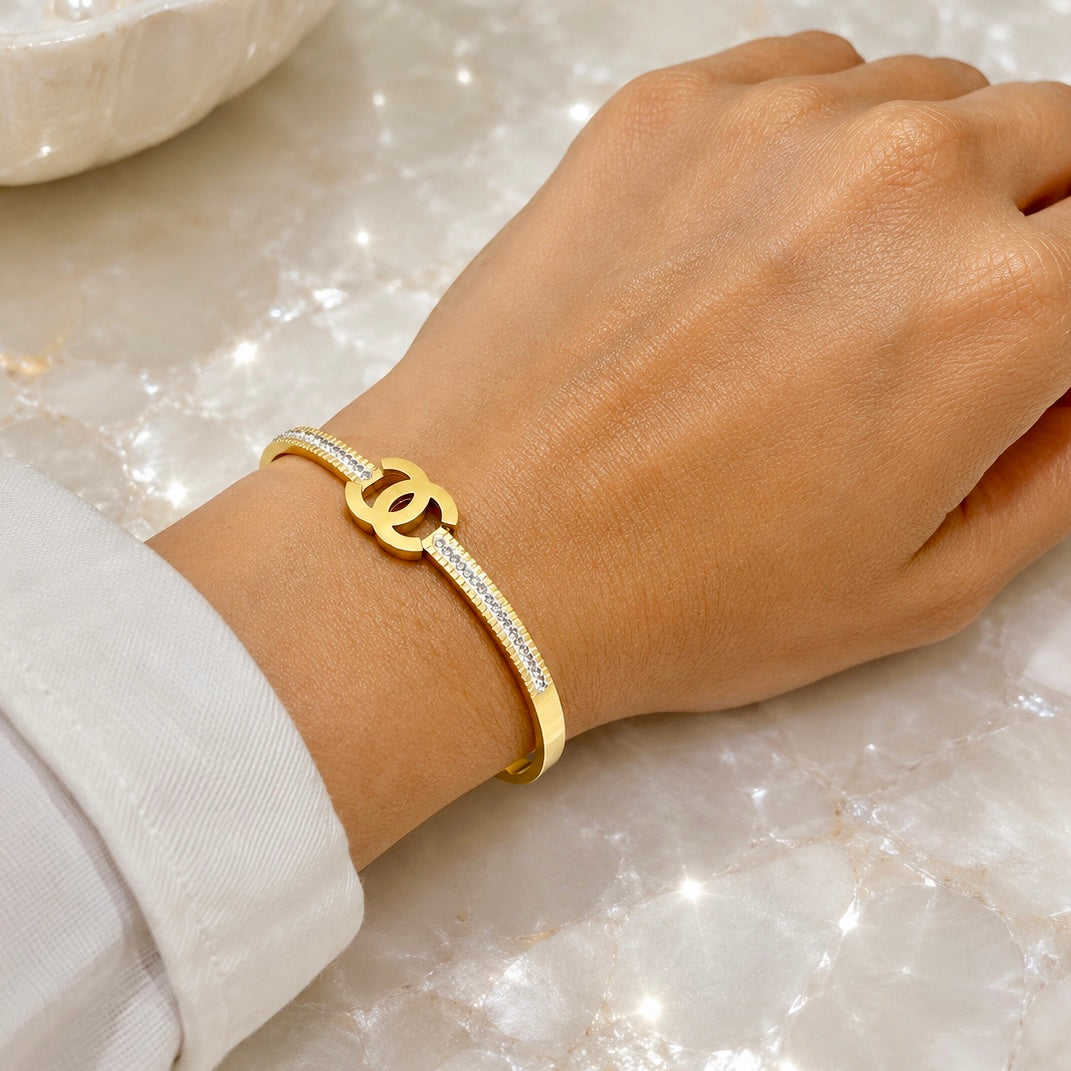 18K Gold Plated Interlocking Motif Anti Tarnish Bracelet | Crystal Detail Bracelet