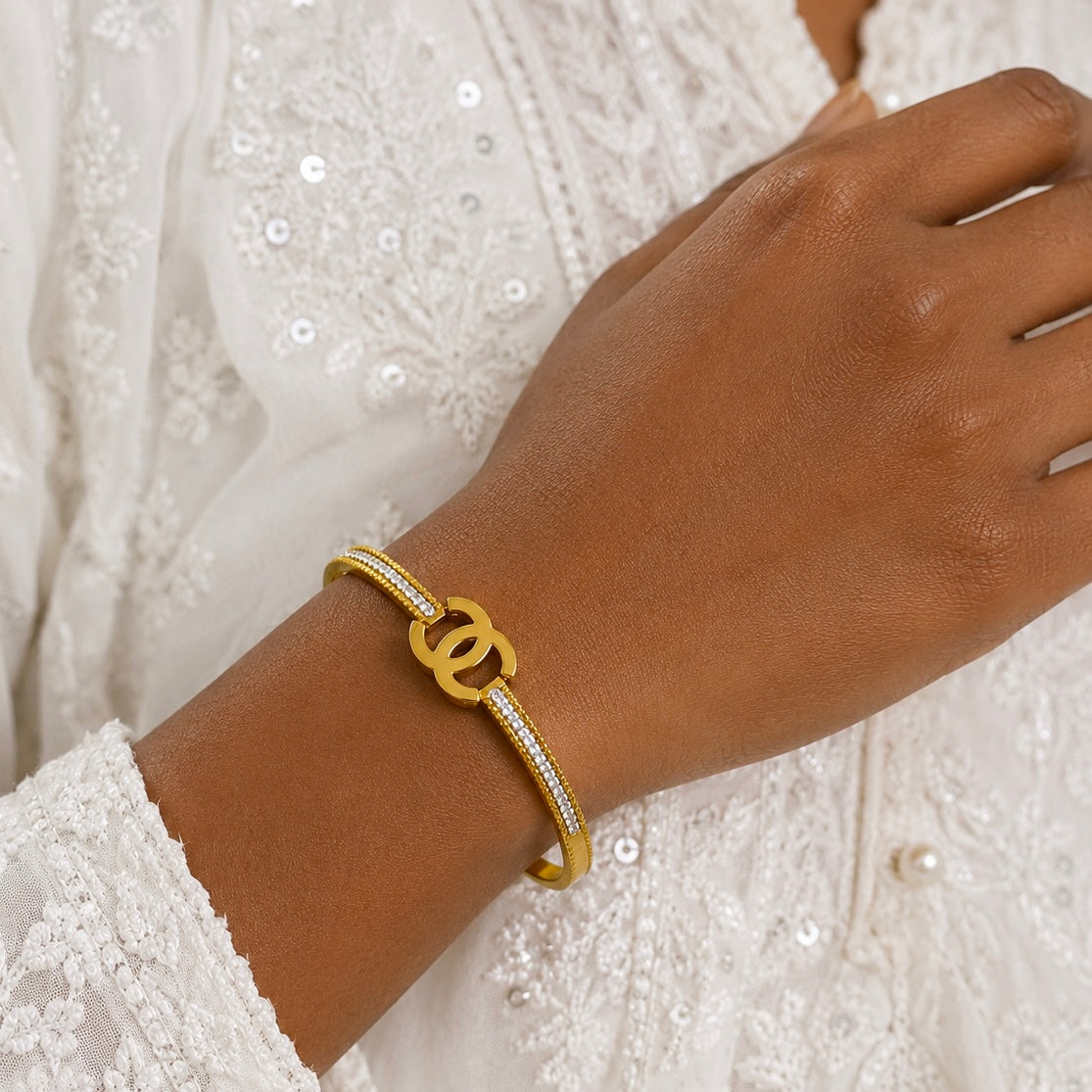 18K Gold Plated Interlocking Motif Anti Tarnish Bracelet | Crystal Detail Bracelet