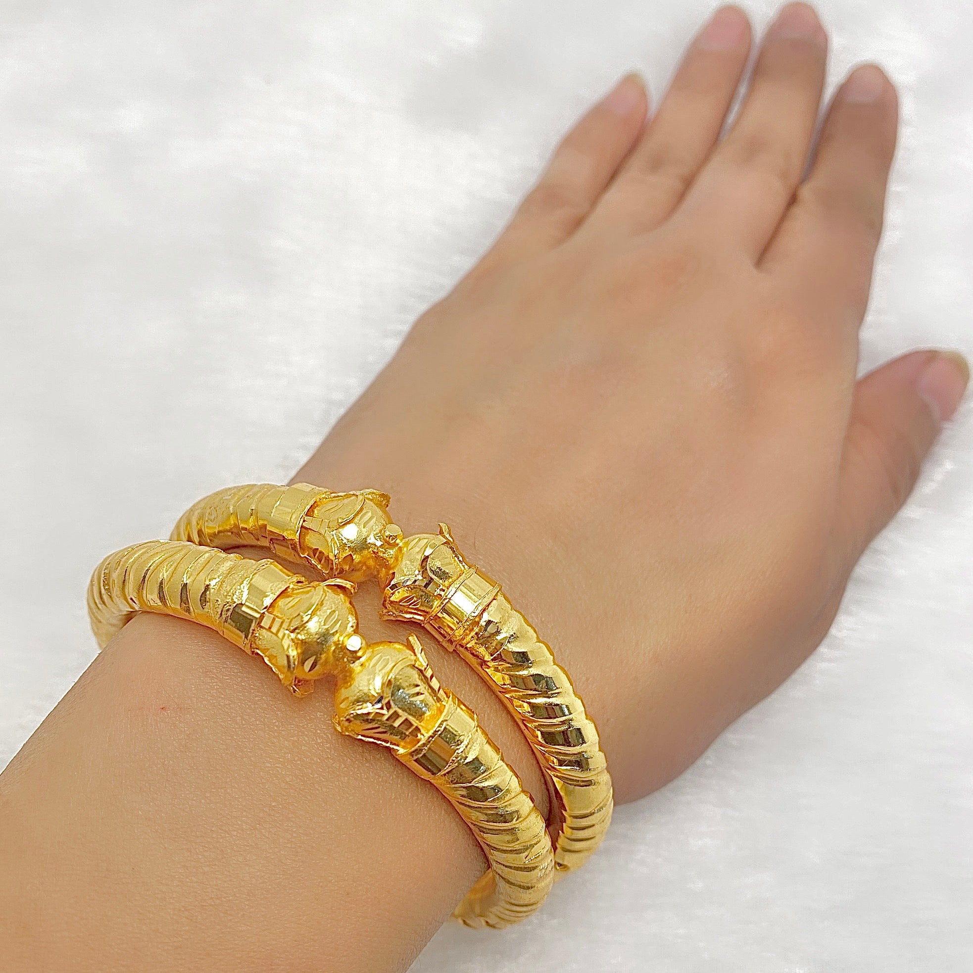 Nakshikari Gold Bala – Traditional Bengali Handcrafted Gold Bangles (Pair)