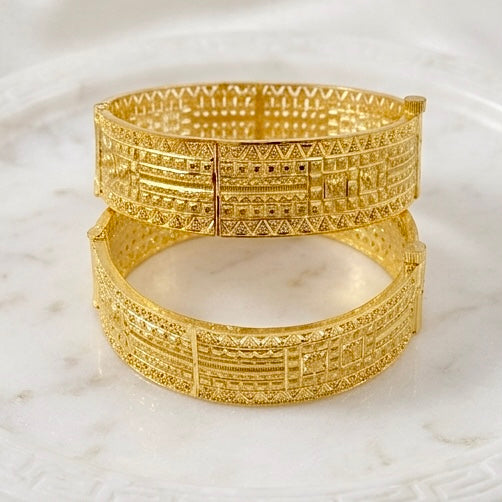 Premium Turkish Gold Geometric Mesh Bangle Pair with Fine Detailing