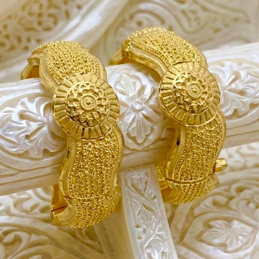 Premium Turkish Gold Designer Bangle Pair – Micro Gold Plated