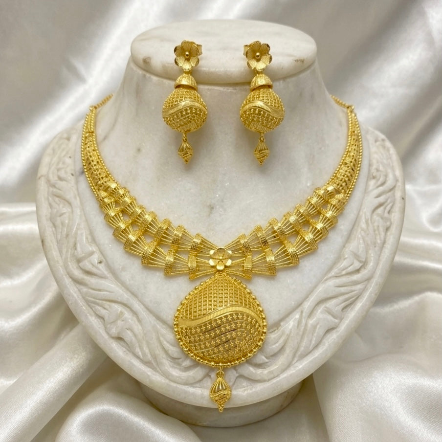 Micro Plated Dubai Gold Fan-Style Pendant Necklace Set