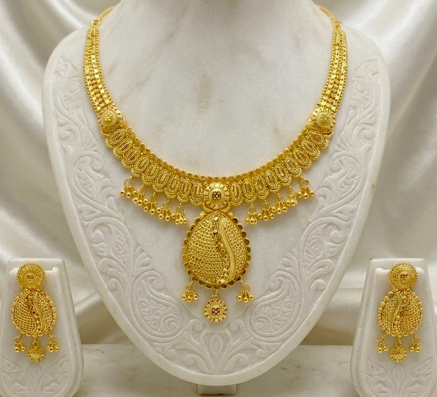 Micro Plated Dubai Gold Heritage Pendant Necklace Set