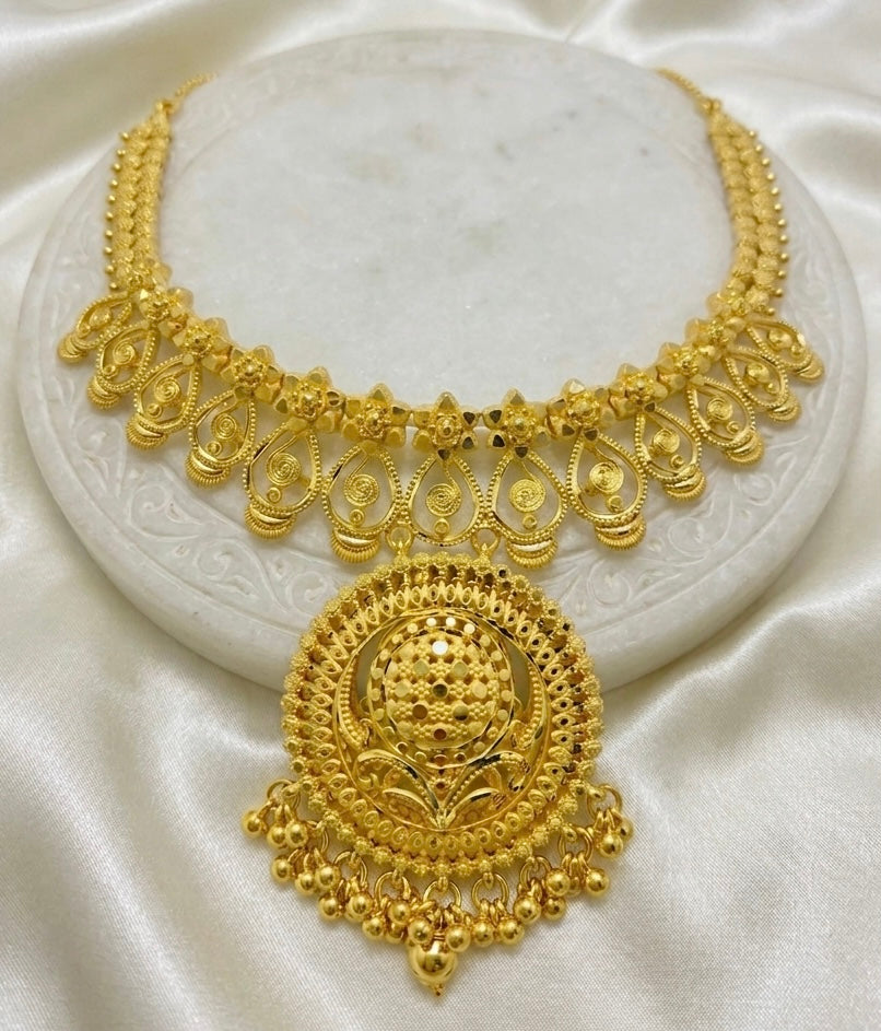 Micro Plated Dubai Gold Pendant Necklace Set in Circular Motif
