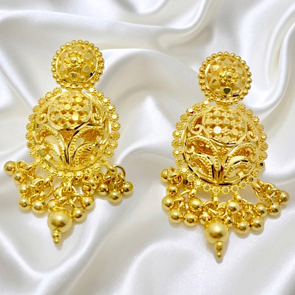 Micro Plated Dubai Gold Pendant Necklace Set in Circular Motif