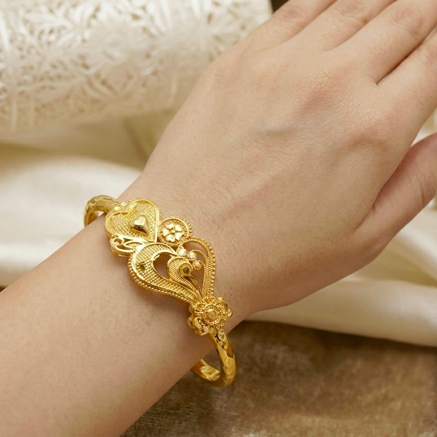 Elegant Heart Motif Dubai Gold Handcrafted Bangle