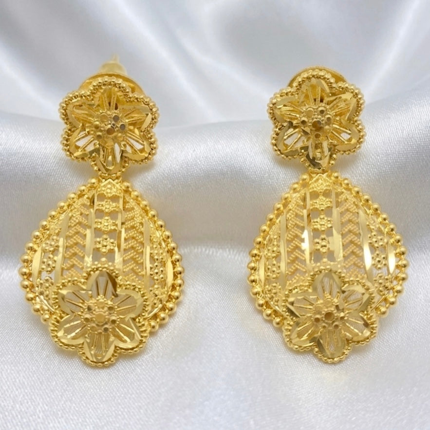 Micro Plated Dubai Gold Floral Pendant Necklace Set